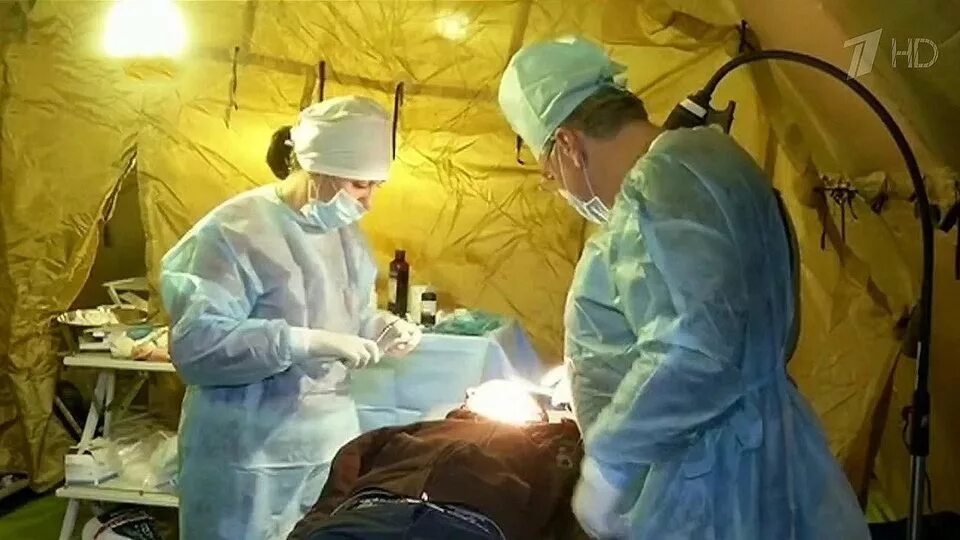 Российские хирурги в Сирии. Российские медики в Сирии. Операция в полевом госпитале. Сгорел хирург