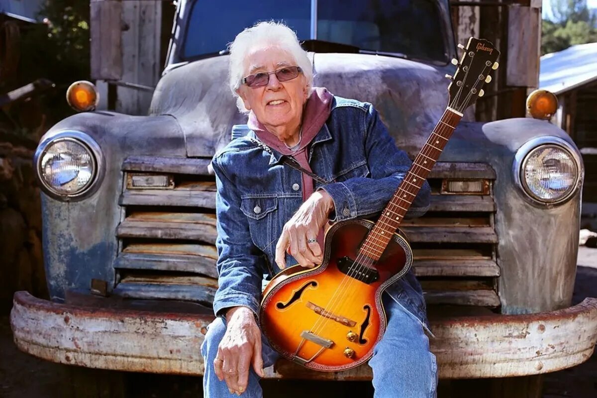 John mayall 1990. John mayall википедия. John mayall википедия. John mayall the sun is shining down 2022. Джон мэйол.