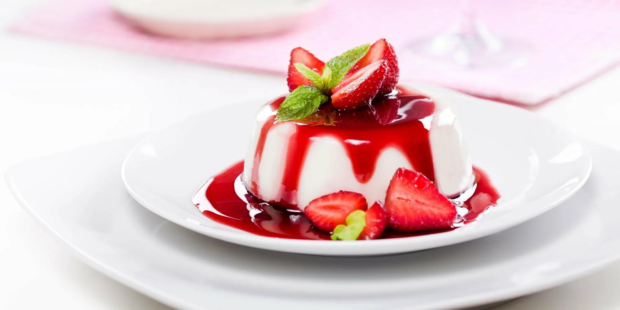 Pann. Десерт panna cotta. панна котта итальянские десерты. клубничная панакота. сливочная панакота.