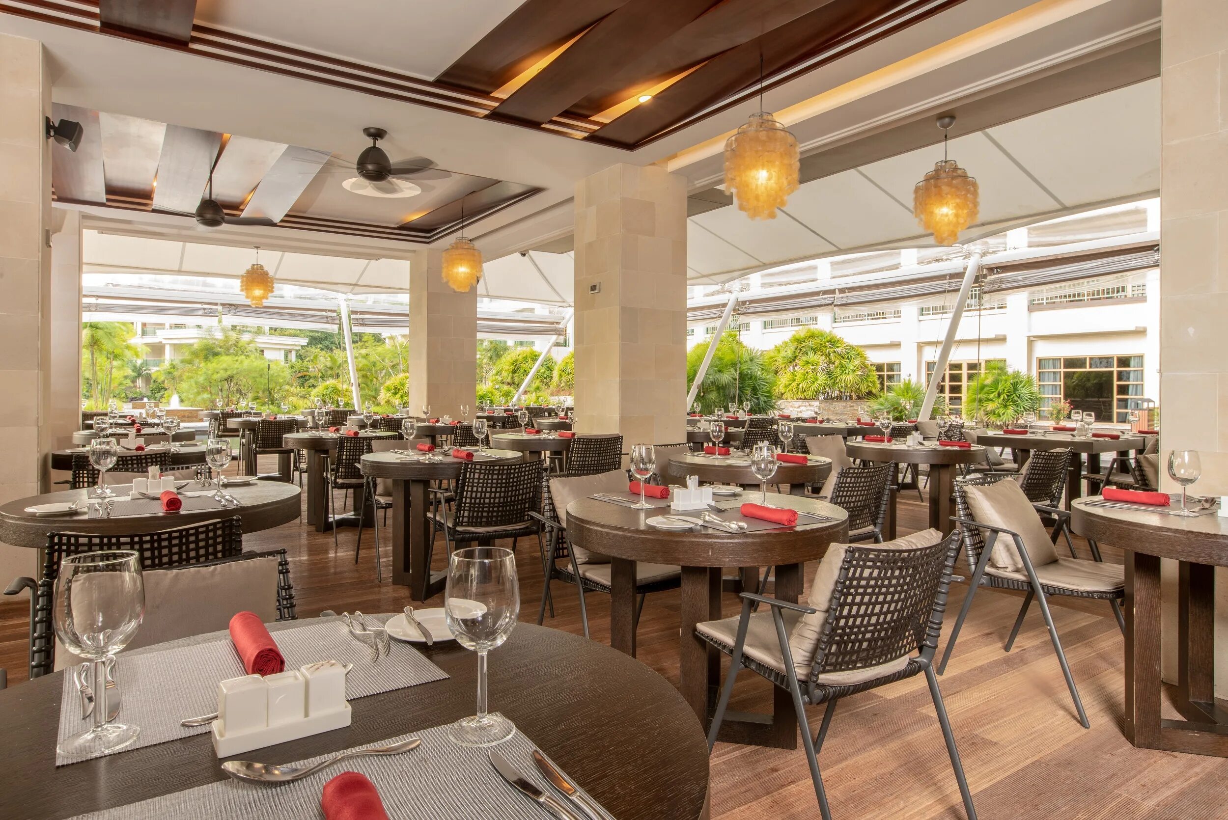Рестораны сейшел. Savoy seychelles resort spa 5. рестораны на сейшелах. vascos ресторан сейшелы. меню ресторан савой сейшелы.