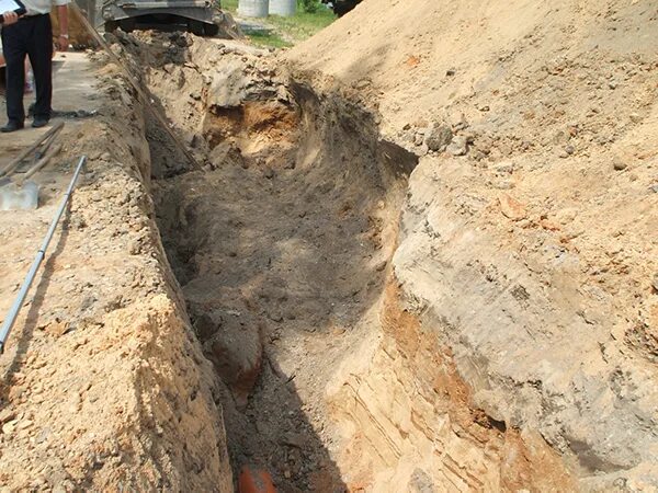 Нарушения земляных работ. Земляные работы требования безопасности. Земельные работы. Нарушение земляных работ. Земляные работы в зимнее время.