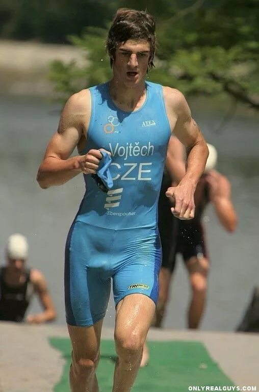 Спортсмены бегуны член. Бугорки спортсменов. Гребцы bulge. Молодые спортивные мальчики. Teenage boy bulge лайкра.