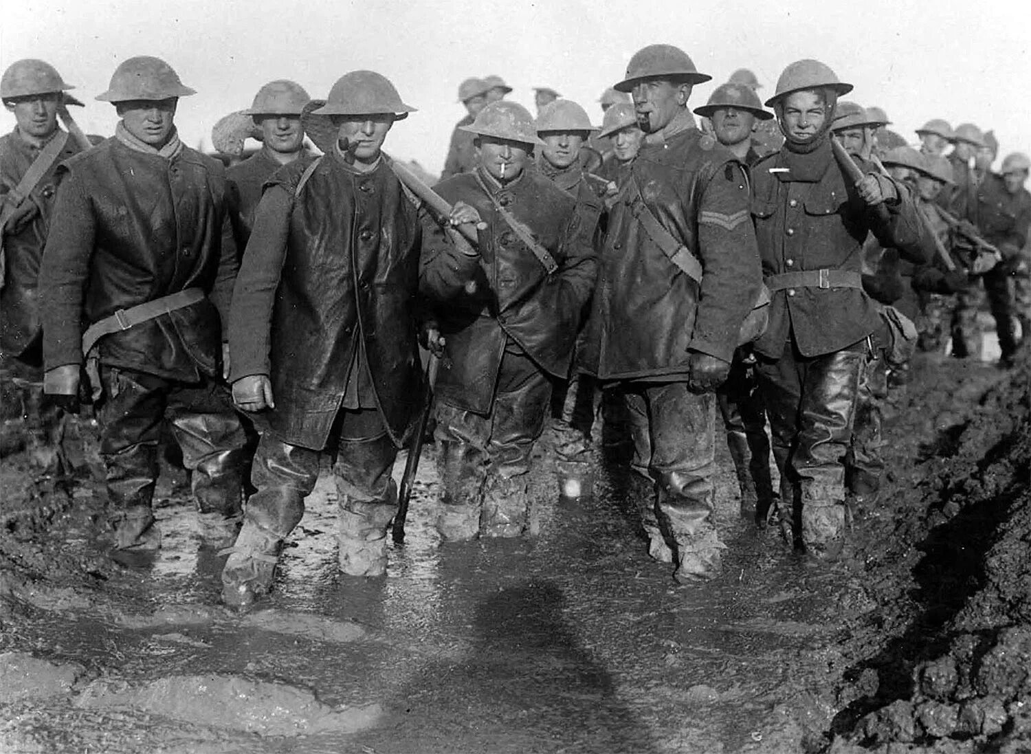 Во время первой мировой войны. Британский солдат ww1 1917 окопы.
