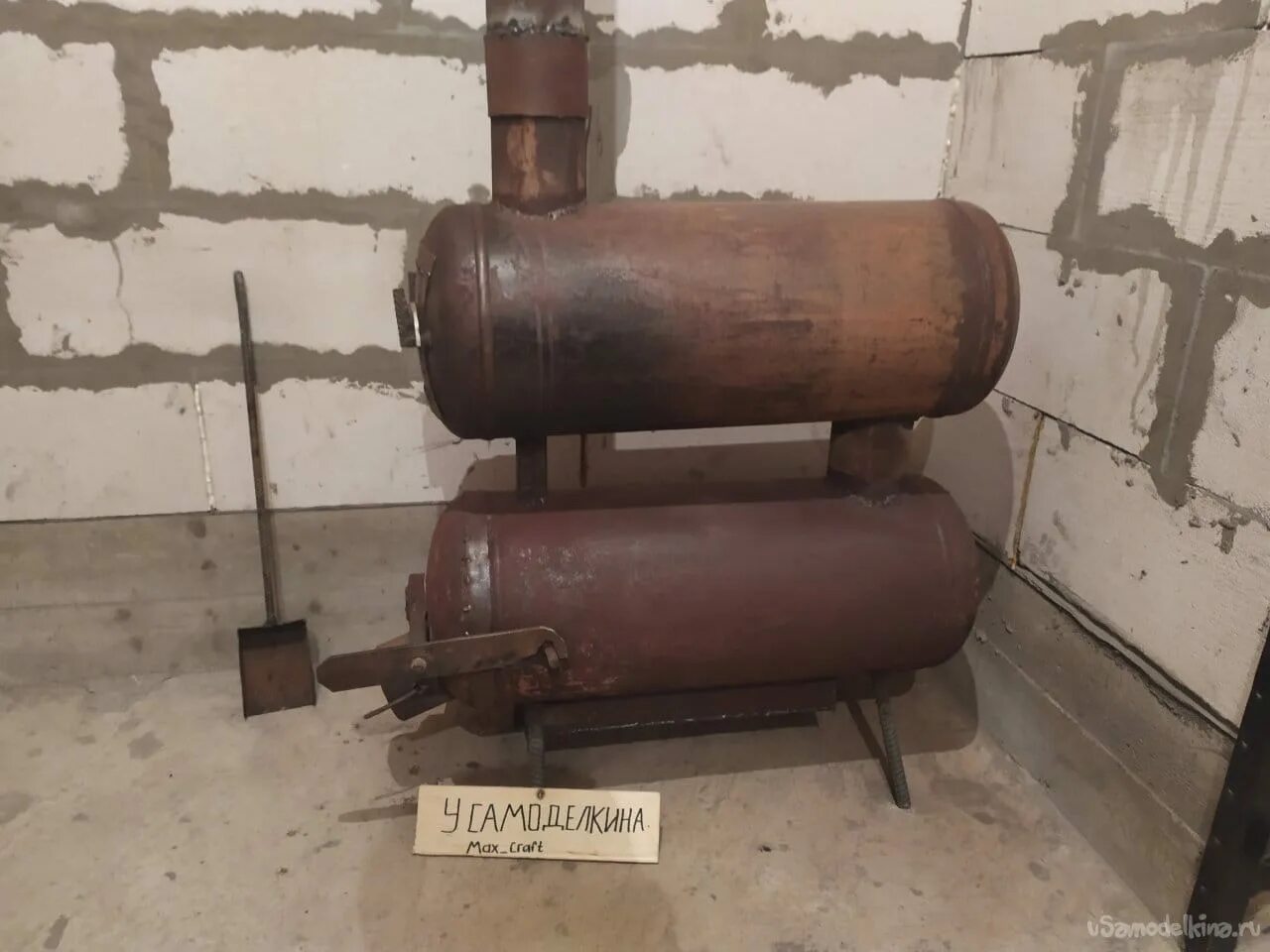 Буржуйка в гараж из трубы 426х10. Печь из пропанового баллона длительного горения. Печь-буржуйка длительного горения из трубы 530. Печка в гараж из баллона. Буржуйка длительного горения из газового баллона.