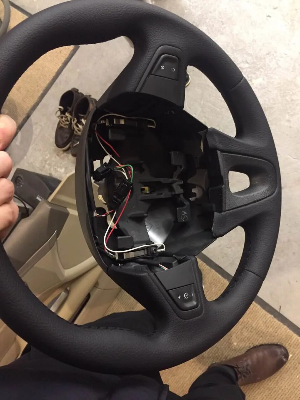 Разобрать рулевое колесо