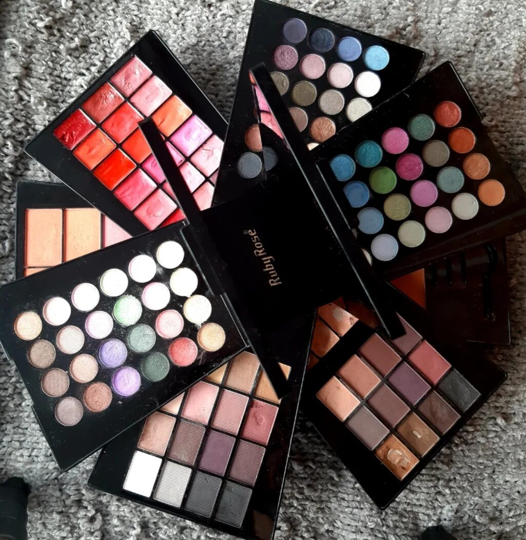 Ruby rose косметика. Палитра теней ruby rose. Руби роуз косметика 90х. Ruby rose косметика. Ruby rose набор косметический.