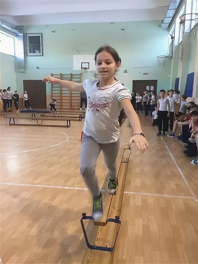 полоса препятствий для спортивного зала. полоса препятствий для детей детского сада в спортивном зале. полоса препятствий для спортивного зала. спортивная полоса препятствий в спортзале. полоса препятствий для детей в спортивном зале.