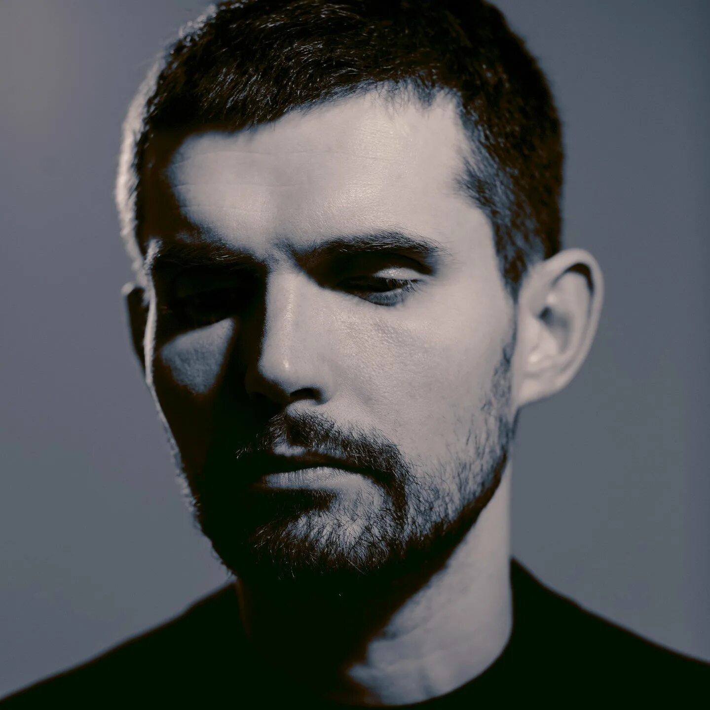 Noize бог. Noize mc. нойз мс стрижка. noize mc прическа. noize mc в профиль.