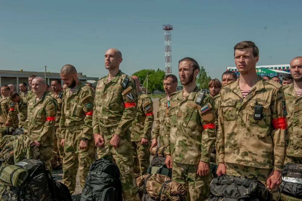 Записаться добровольцем в ахмат. Ахмат батальон добровольцы. добровольцы из грозного. фото российских военных на украине. российские добровольцы из грозного.