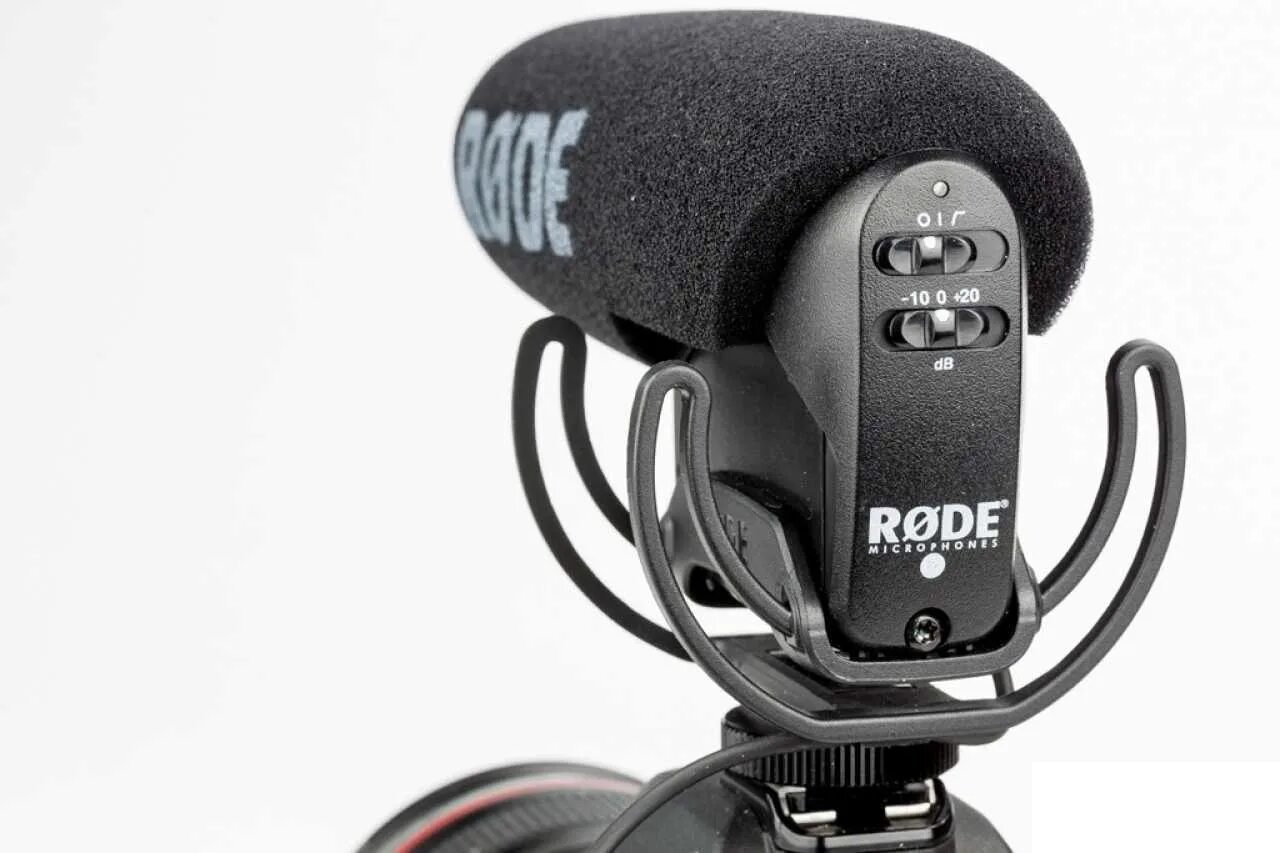 Rode shotgun mic. Радиопетличный микрофон rode. Rode videomic 3594. Rode videomic pro rycote. Микрофон накамерный rode.