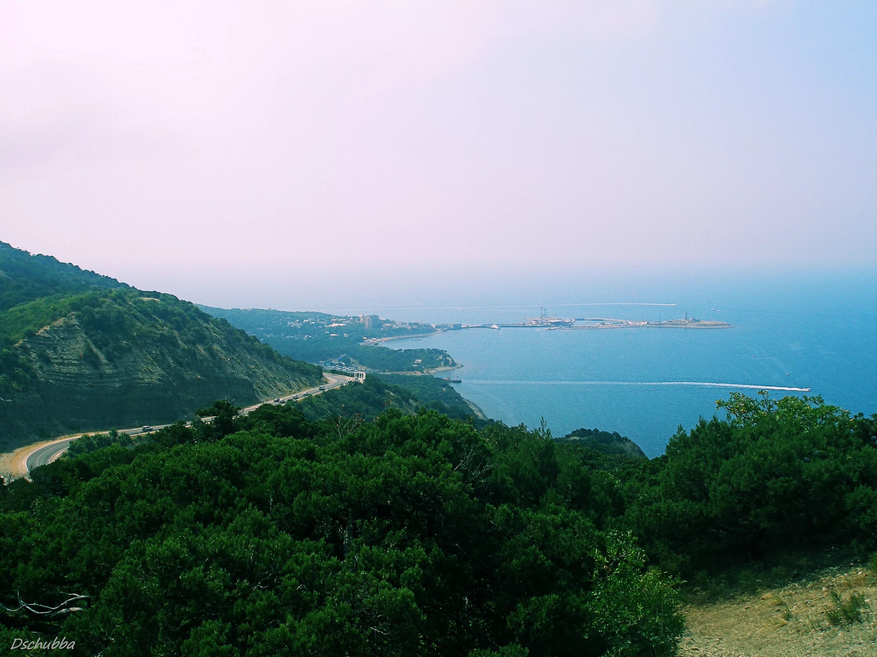 геленджикская бухта птичьего полёта. юг россии геленджик. черное море сочи. черноморские курорты кубани. кубань краснодарский край.