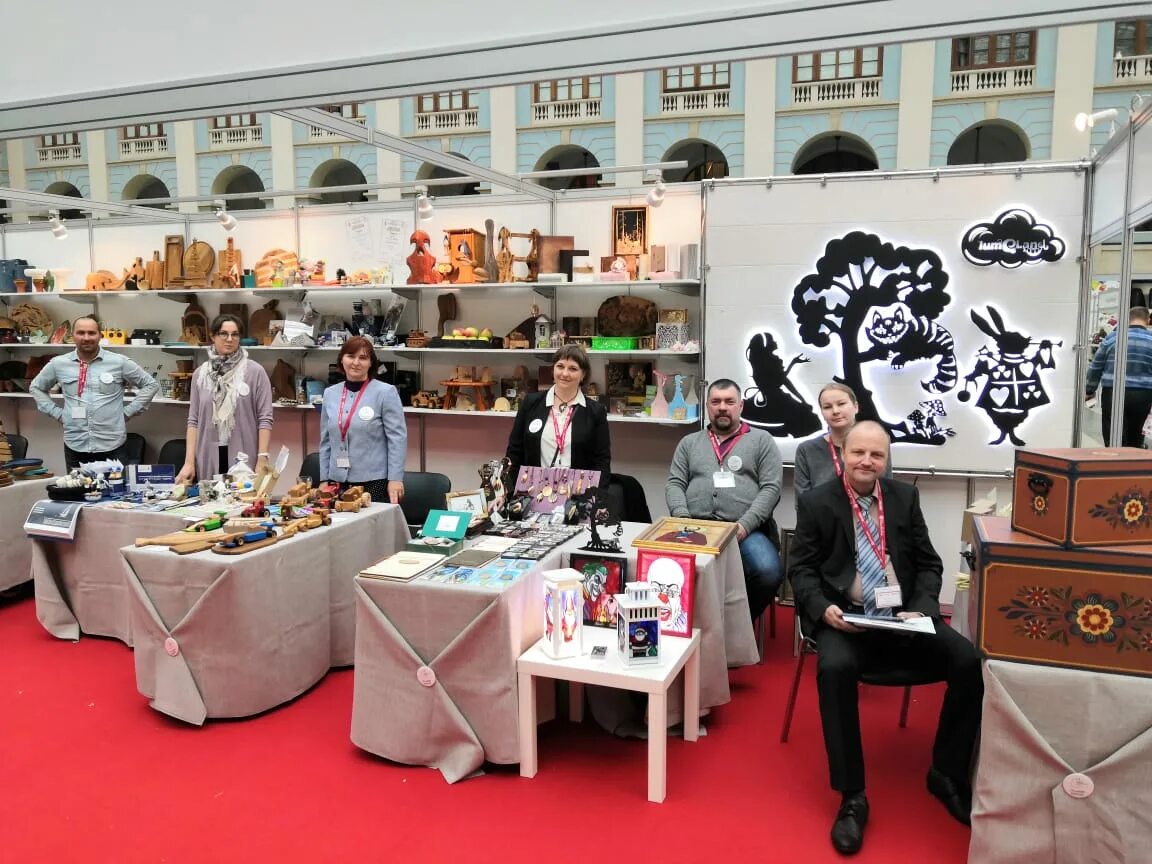 Изделия из дерева для ярмарки. Ремесленная выставка. Ярмарка народных промыслов. Ремесленная ярмарка. Выставка народного ремесла.