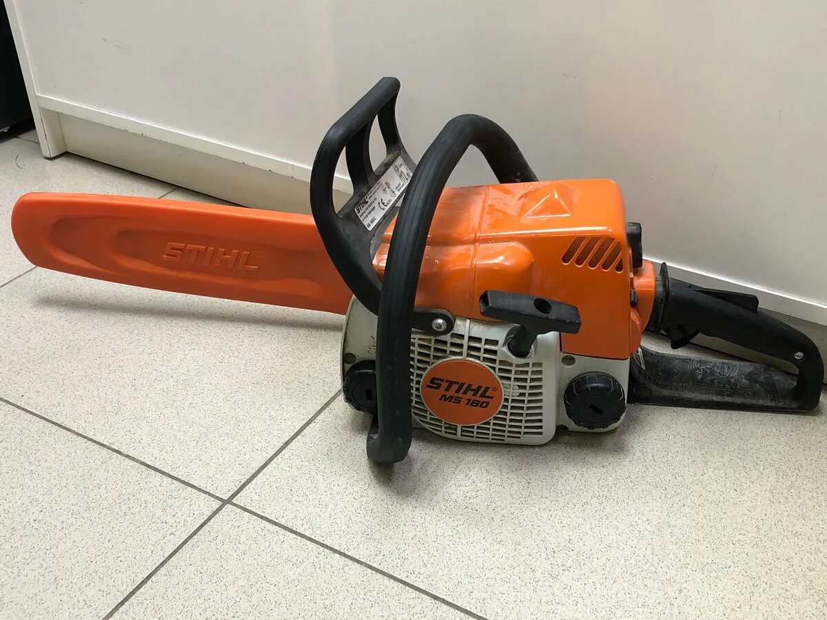 Пила штиль бу. Stihl ms180 штиль. Stihl MS 180. Бензопила штиль 180. Бензопила Stihl 180 б/у.