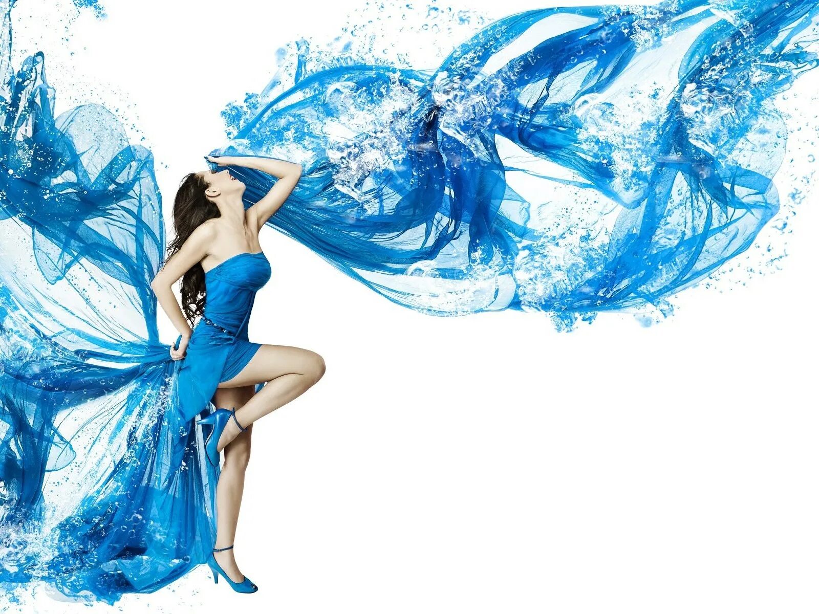 Девушка в синем платье танцует. Девушка в белом на голубом фоне. Девушка в голубом платье. Силуэт девушки синий.