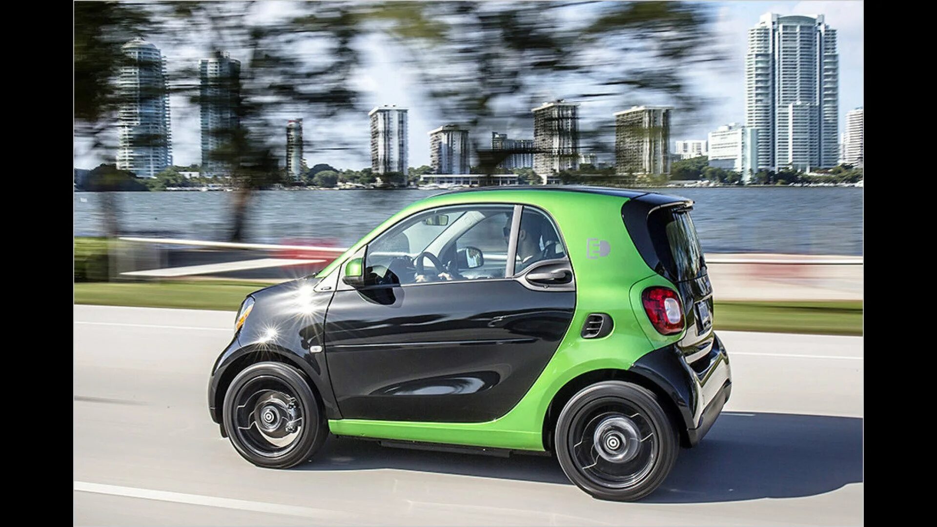 Смарт менее. Smart fortwo electric drive 2025. мерседес мини смарт. мерседес смарт 2019. mercedes smart fortwo.