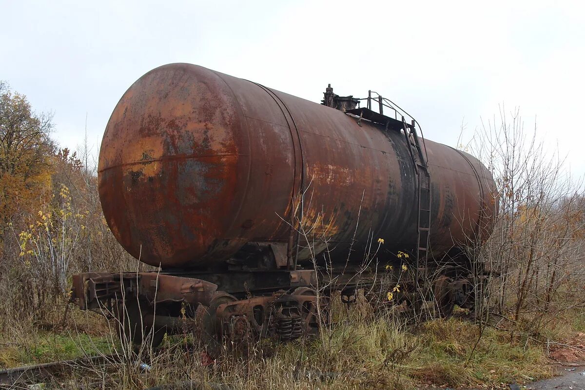 вагон-цистерна 15-6901. осенцы жд станция. 15-1552-80 цистерна. вагон цистерна 15-1209. вагон цистерна газпромтранс.