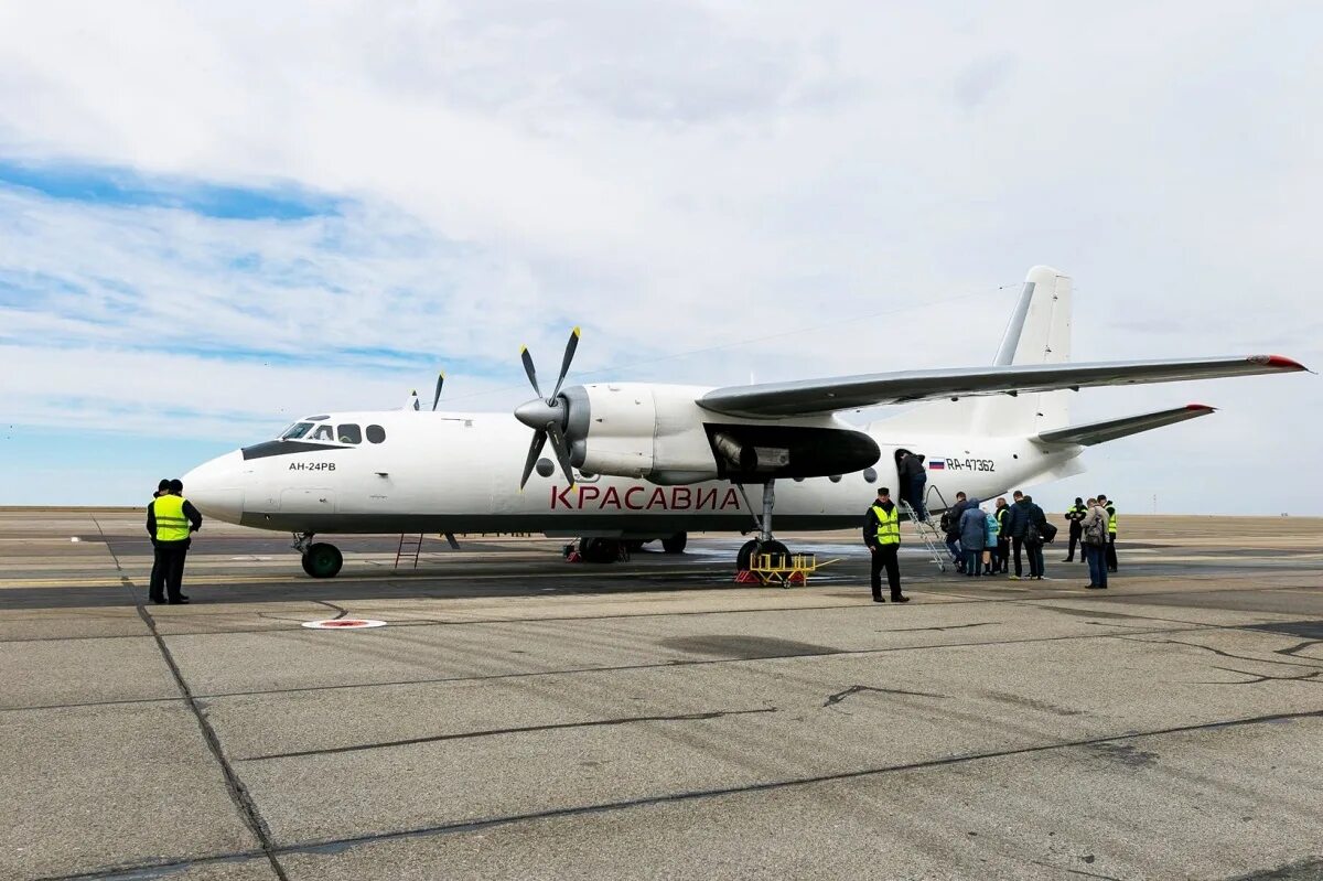 Самолет таксимо. Самолёты КРАСАВИА Красноярск Барнаул. АН-24 КРАСАВИА Черемшанка. ATR 42-500 КРАСАВИА. ATR 72 КРАСАВИА.