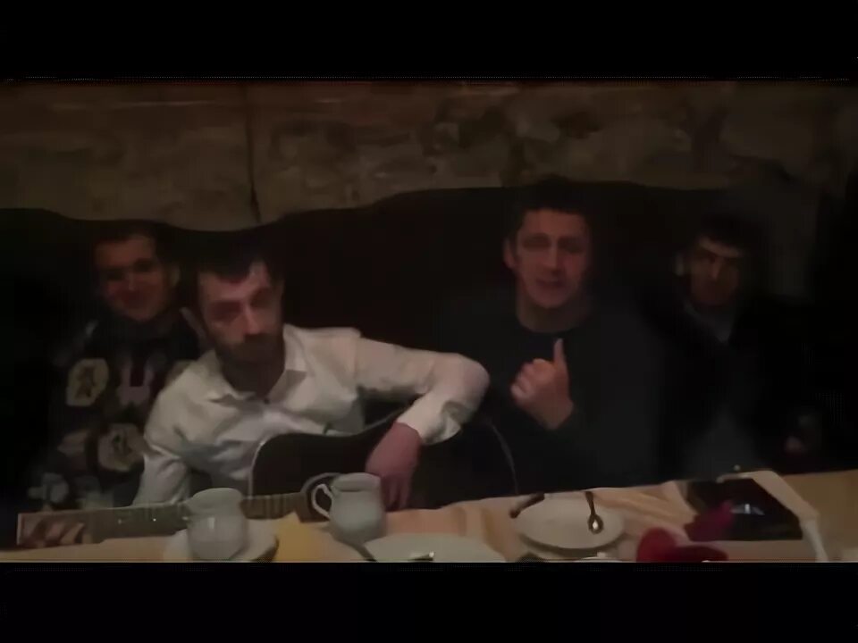 Вахид аюбов фото. Ночь ночью я родился под забором под гитару. Родился под забором. Цыган на нарах поет под гитару. Цыган на нарах 2.