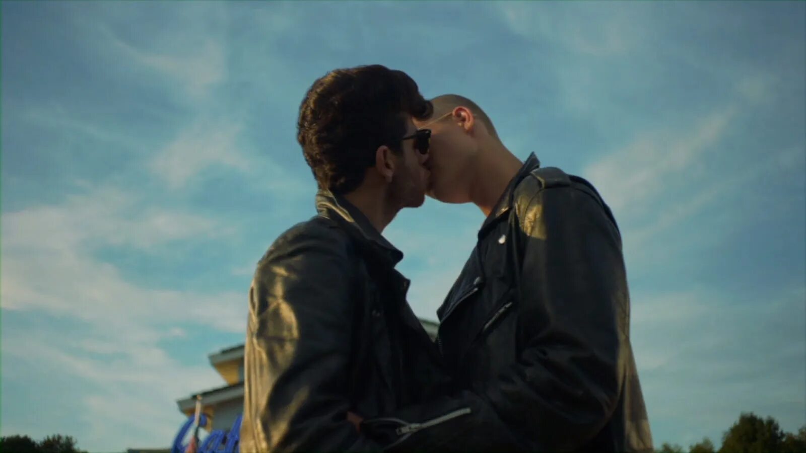 Джоша страдовски биография. Джоша страдовски. Just friends 2018. Джоша страдовски просто друзья. Friends 2018.