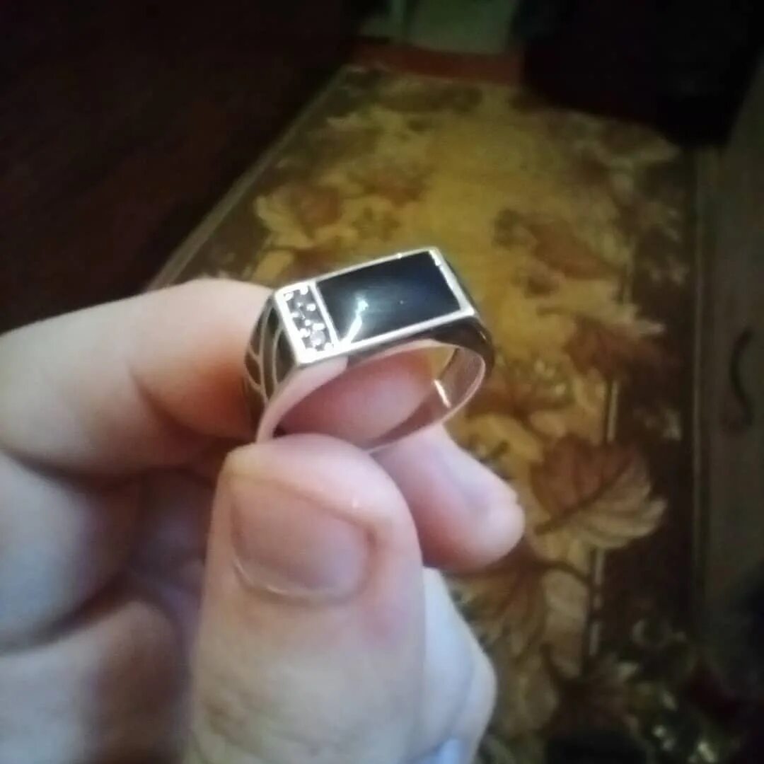 кольцо на ладони. колечко мем. бывший забрал кольцо. бывший забрал кольцо. вернула кольцо серкану.