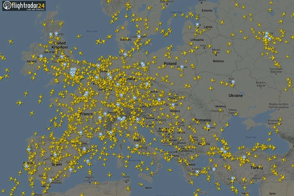 Карта самолетов над Европой. Флайтрадар. Флайт радар 24. Карта перелетов самолетов.