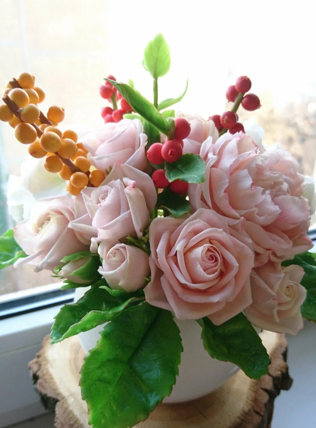 брошки из холодного фарфора. холодный фарфор. холодный фарфор мастер. украшения из холодного фарфора. холодный фарфор изделия.