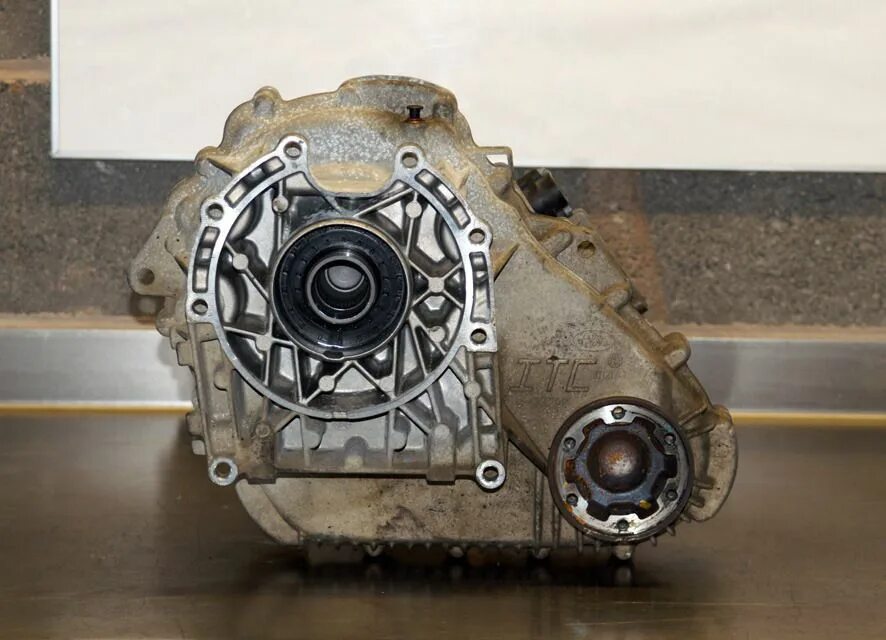 Раздатка range rover. 4d. Раздатку range rover sport l320. Раздатка рендж ровер вог. Раздатка на ровер вог.