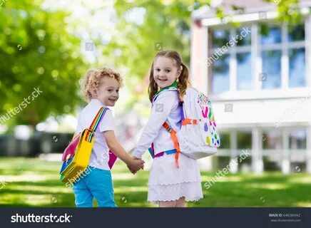 The child to school every day
