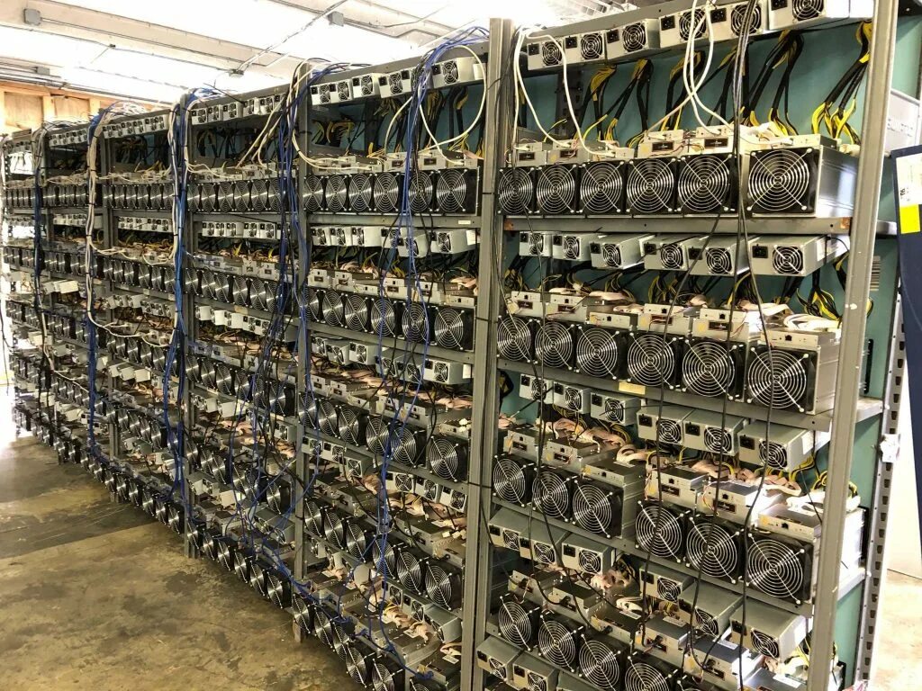 Дешевые майнеры. Asic miner ферма для майнинга. Майнинг ферма. Майнинг ферма antminer s9 pro. Майнинг ферма асик s9.