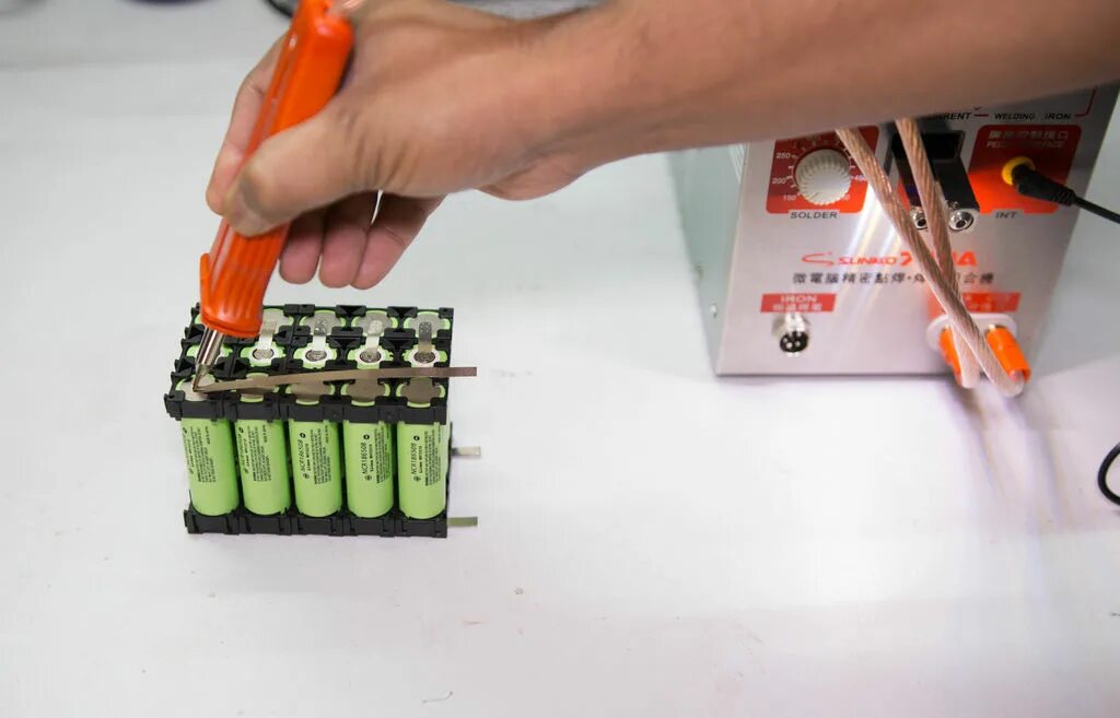 Схема сборки акб для электровелосипеда 36 вольт. Сборка акб из 18650. Аккумуляторная сборка 18650 шуруповерт. Распиновка аккумулятора lipo 6s. Схема подключения 24в акб.