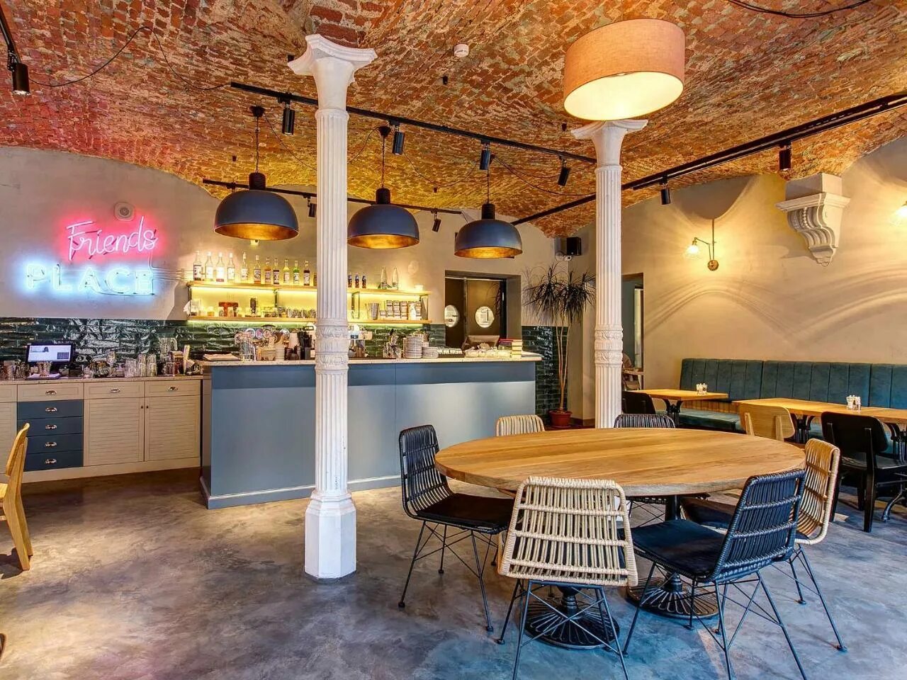Восстания 55 кафе френдс. Кофейня друзья спб. Кафе друзья санкт петербург. Кафе френдс санкт петербург. Кафе в гостях у моники питер.