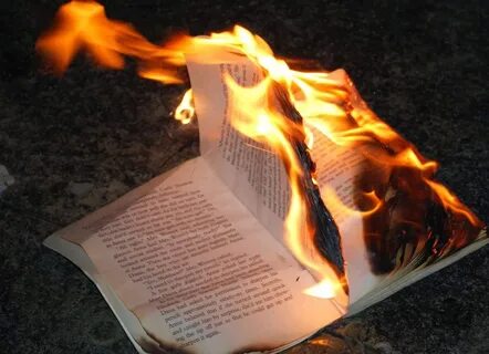 Книги горящие в огне