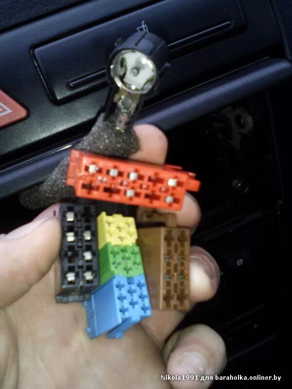 разъем стояночного тормоза ауди а6 с6. разъем магнитолы ауди а4 б6. а6 с5 фишки. эсп кнопки ауди 80. подогрев сидений audi a1 разъем.