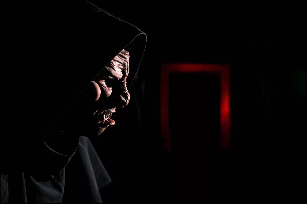 Бойся темноты квест перформанс. Квест страшные истории в темноте. Квест прятки в темноте петрозаводск. Прятки в темноте тюмень квест. Квест страшные истории в темноте.