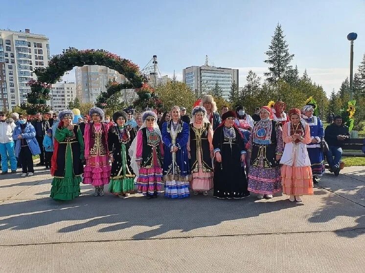 Фото талькова младшего. 4 сентября какой праздник. Ямальские встречи проект. День города новый уренгой артисты. День города новый уренгой.