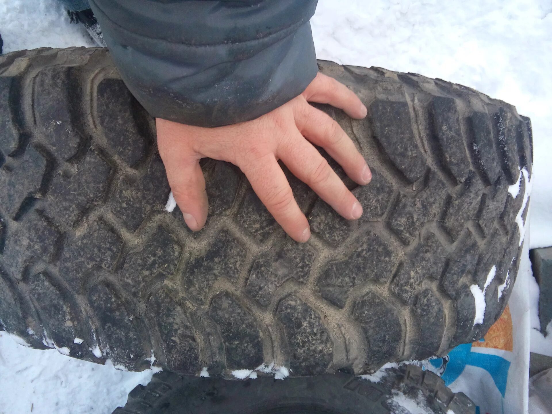 5 r15. 33/12. Зимние шины 35 дюймов r20. Шины на уаз 32 дюйма. 5r15 шина.