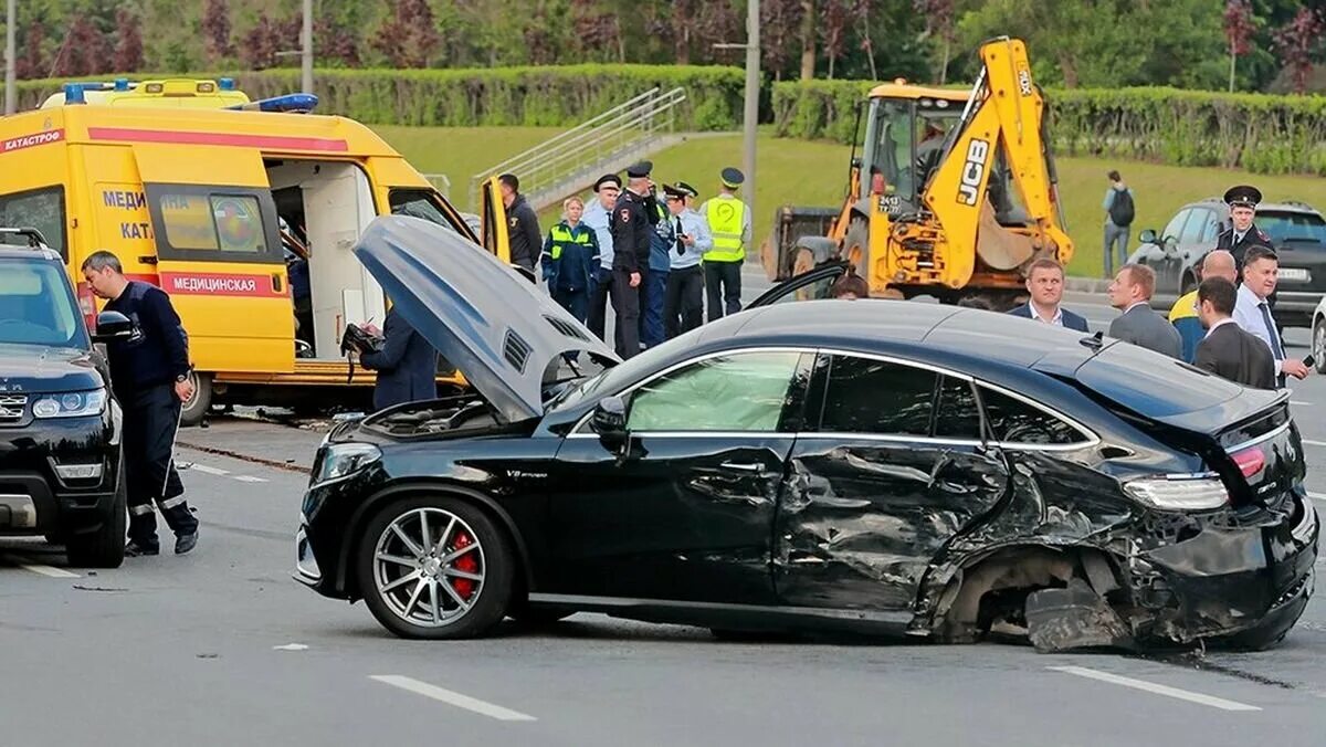 Д п ю. ДТП В Москве на Кутузовском проспекте. Кутузовский проспект Москва авария. ДТП В Москве вчера на Кутузовском проспекте.