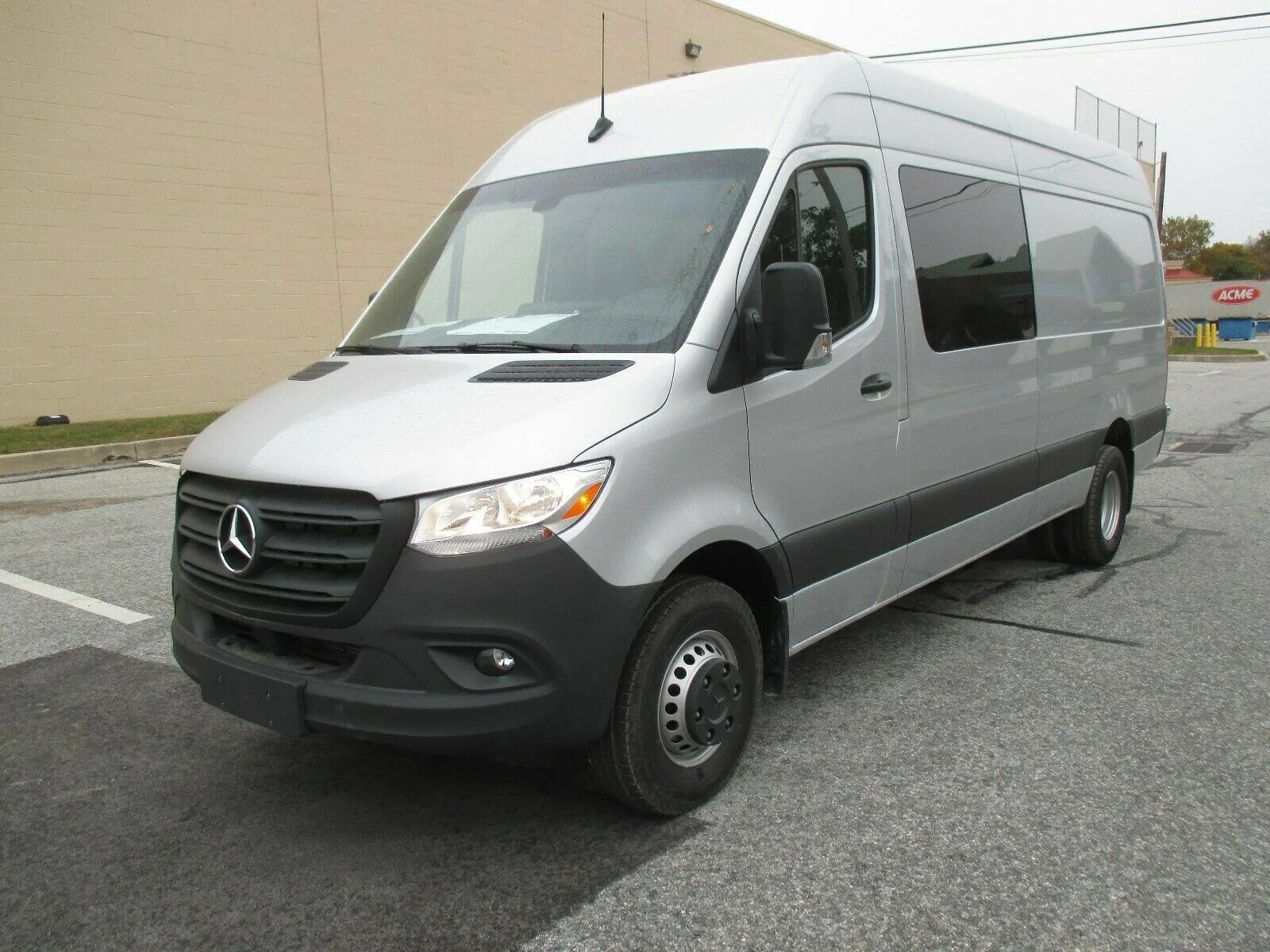 Спринтер 2023. Mercedes Benz Sprinter 4500. Mercedes Benz Sprinter 2023. Mercedes Sprinter van. 2019 Mercedes-Benz Sprinter 3500 Crew van.