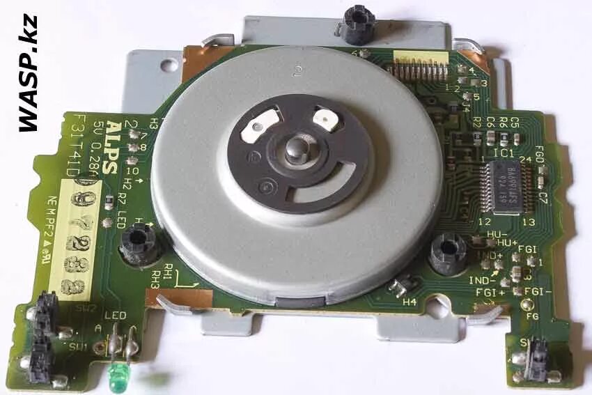 Двигатель дисковода. Датчик холла (таходатчик) daewoo hdd 2c-5. Двигатель дисковода. Мотор от дисковода 5. Двигатель дисковода.