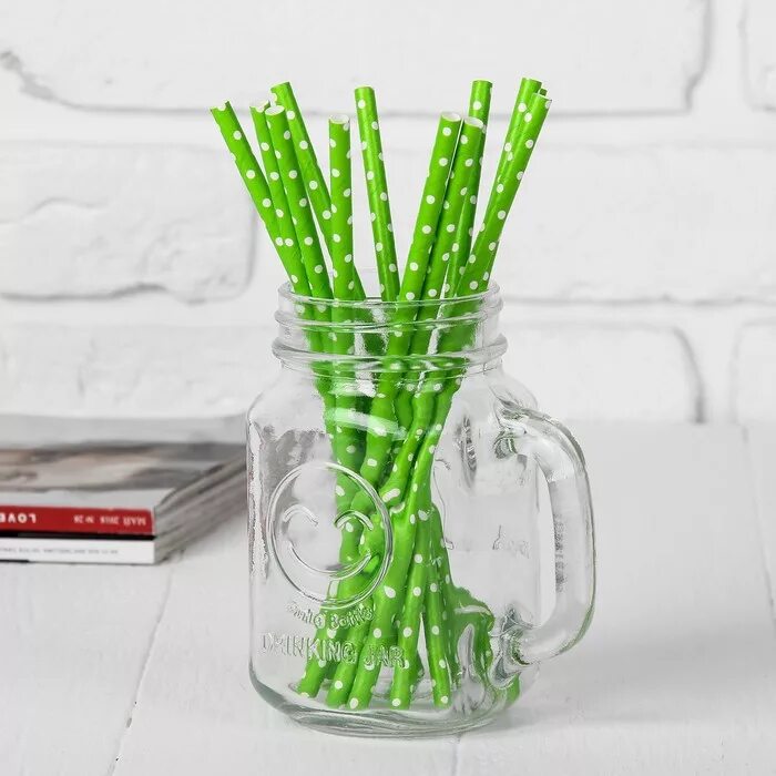 Зеленая трубочка. Трубочка коктейльная зеленая. Коктейльные трубочки зелёного цвета. Зеленая соломинка для напитков.