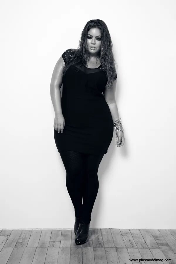 Флавия ласерда в платье. Флавия ласерда модель плюс сайз. Флавия ласерда в платье. Флавия ласерда. Модель флавия ласерда.