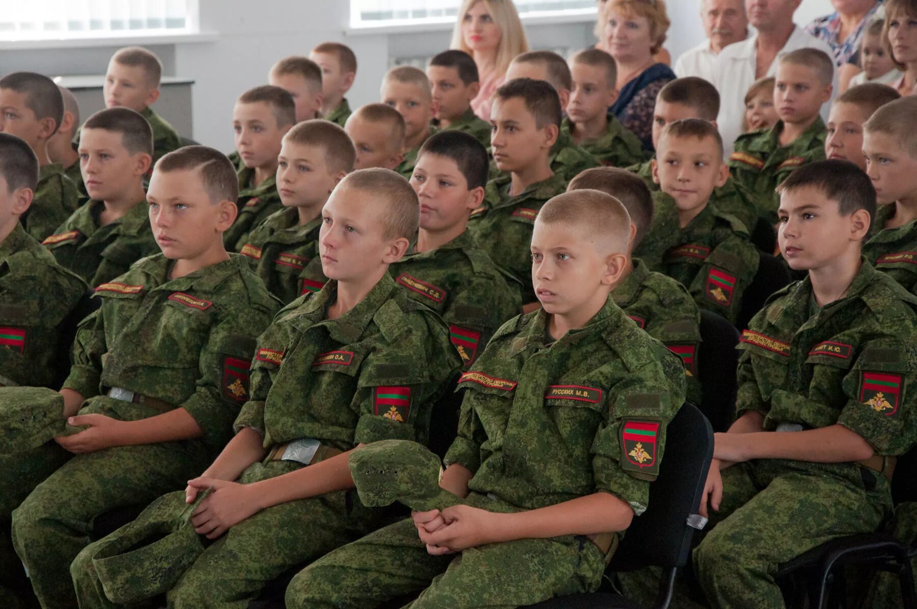 Военное после 11 класса для мальчиков. Суворовское кадетское училище в Москве. Суворовцы Иркутск училище. Кадетское училище в Туле. Суворовское училище в Приднестровье.