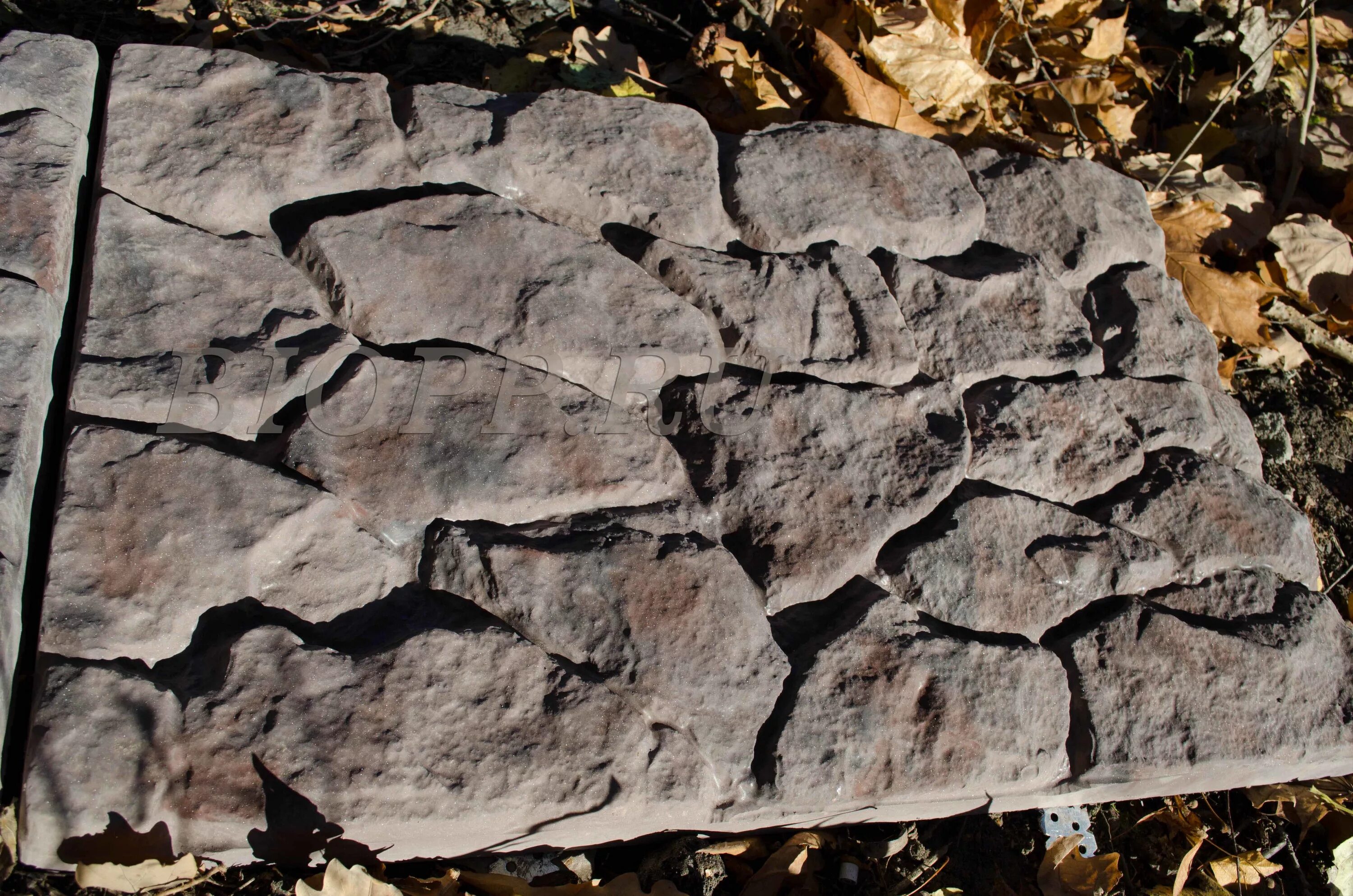 Могилы гигантов сардиния. Морды на камнях. О возрасте постройки напоминали выщербленные каменные. Скол камня. О возрасте постройки напоминали выщербленные каменные.