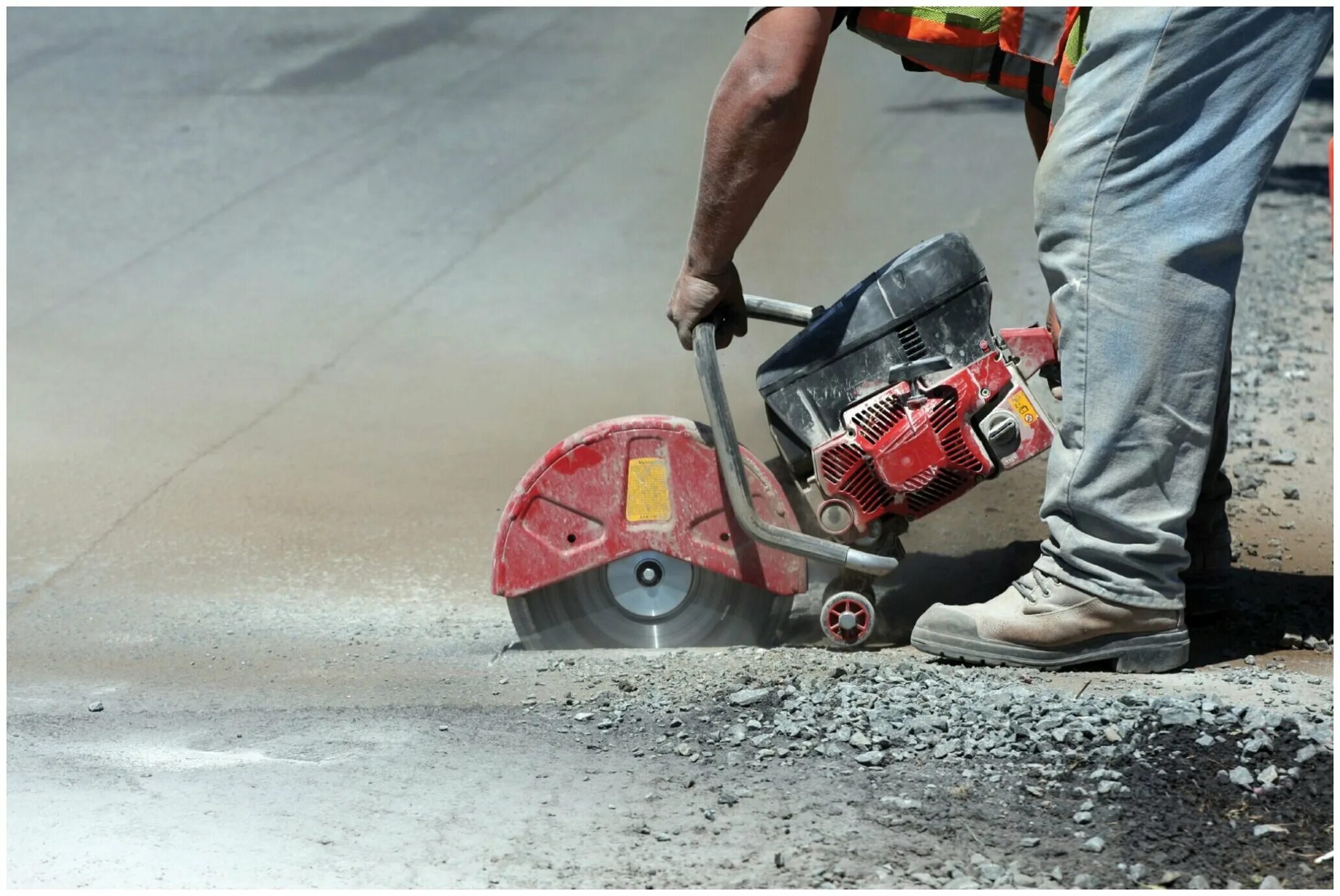 болгарка по бетону. алмазный диск 230 по бетону стронг. алмазный резак betona. болгарка для резки металла. машина для резки бетона алмазным диском.