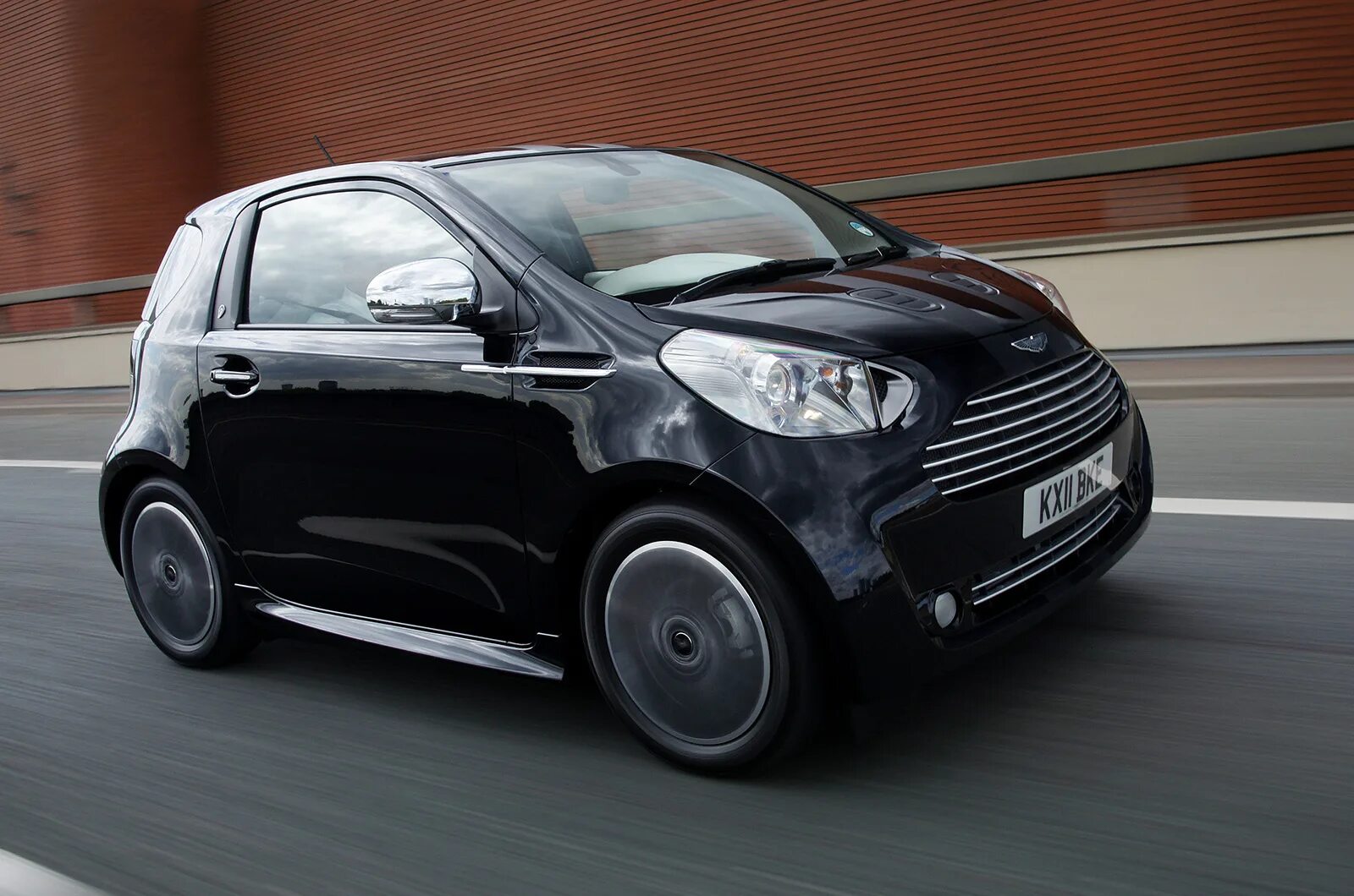 Aston Martin Cygnet. Toyota IQ Aston Martin Cygnet. Aston Martin Smart. Aston Martin Hatchback.