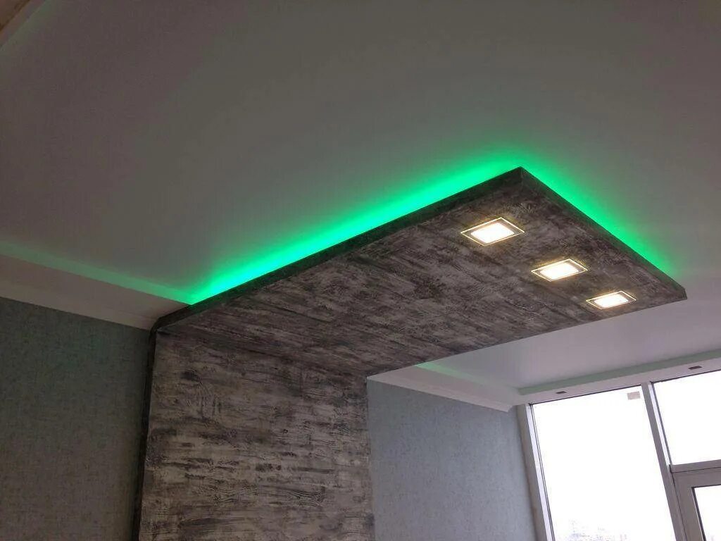 Потолок с подсветкой. Потолок с гипсокартона с подсветкой. Короб с подсветкой. Подсветка под гипсокартон. Ниши из гипсокартона с подсветкой.