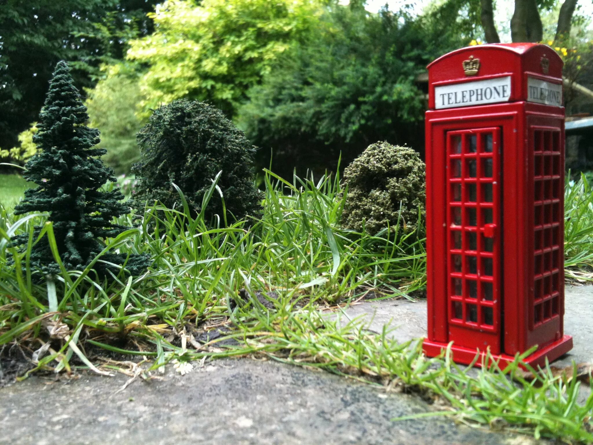 Телефоны красной зоны. Red telephone Box. Red Phone Box decoratiob. Red telephone Box painted. Red Phone Box Interior.