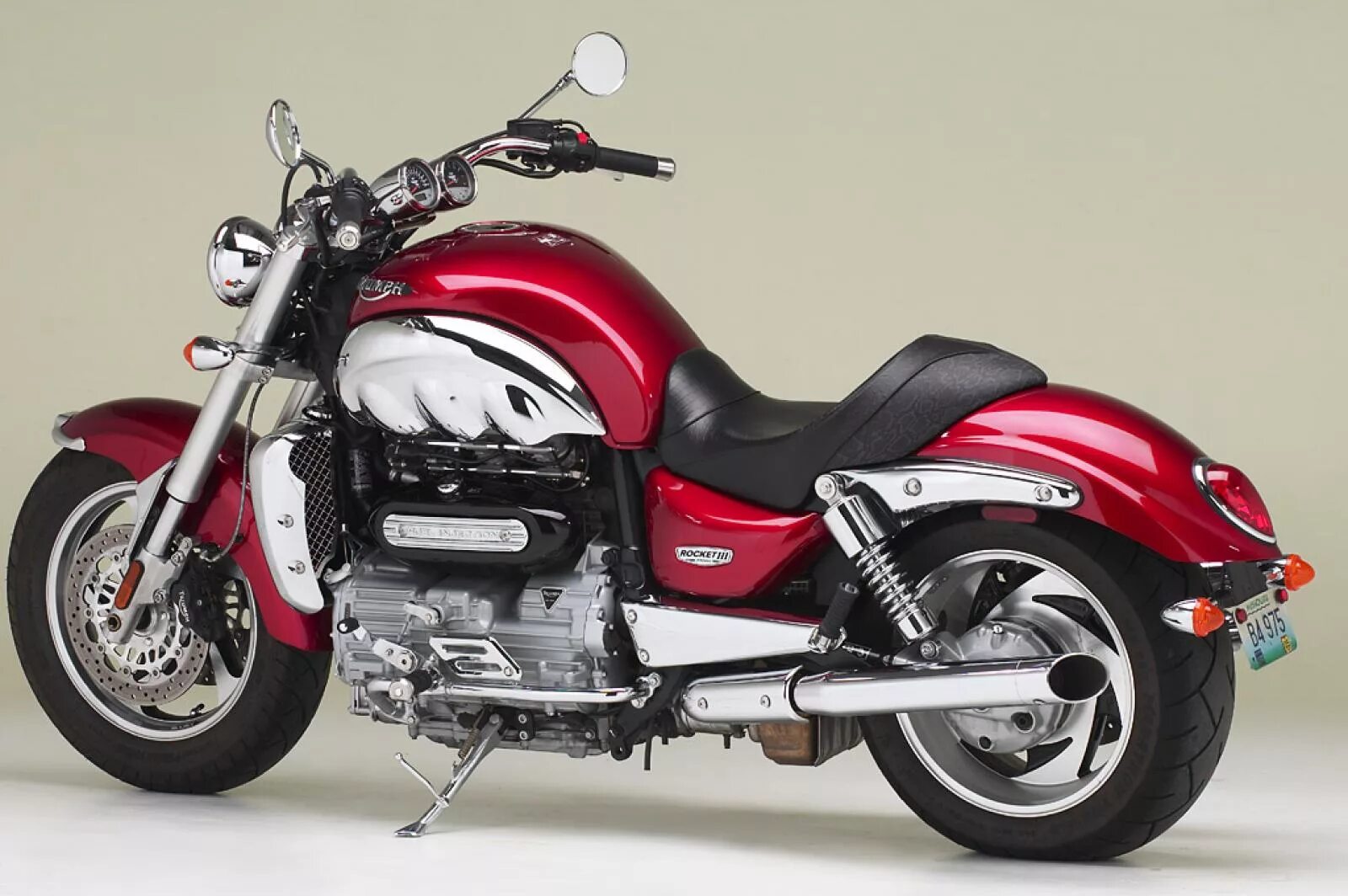 Байки на английском. 2004 Triumph Rocket III. Мотоцикл Триумф рокет 3. Триумф Рокки 3 мотоцикл. Триумф мотоцикл рокет 4.