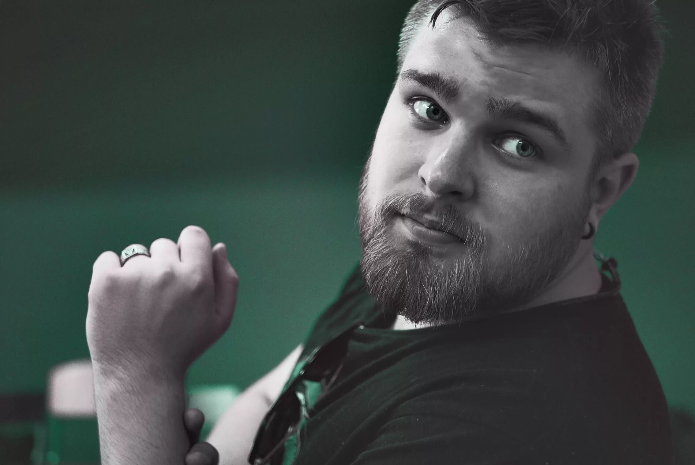 Zeus with no beard. Греческий бог зевс. Эйден брэди, 50 лет. Посейдон бог древней греции бюст. Зевс профиль скульптура.