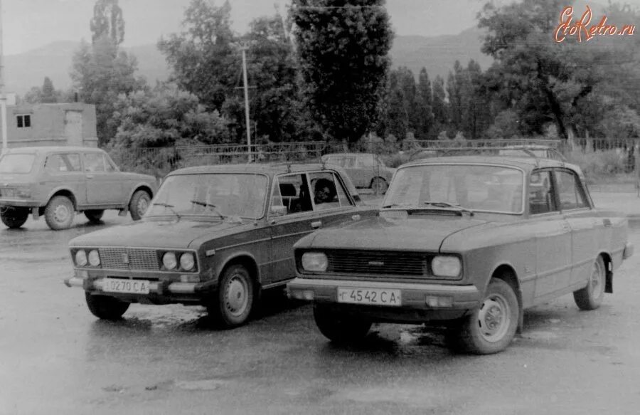 Ваз 80 годов. Москвич 2140 и ваз 2106. ваз 2106 80-х годов. ваз 2106 1989 года.